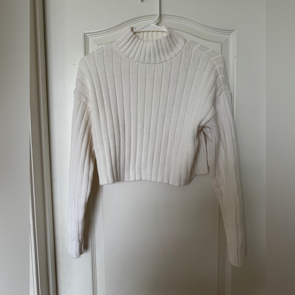 Kendall & Kylie White Ribbed Knit Top